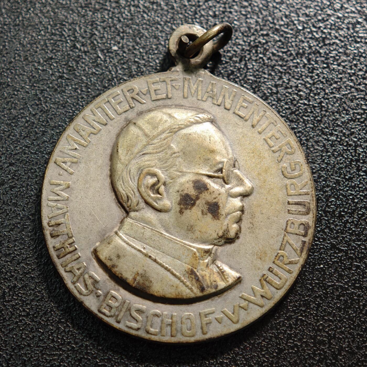 【德藏】世界币章拍卖第168期（拍品征集中~欢迎藏友联系） 19-20世纪 德国维尔茨堡主教马蒂亚斯·阿曼特宗教镀银纪念章 直径约：33.4mm；重约：21.4g