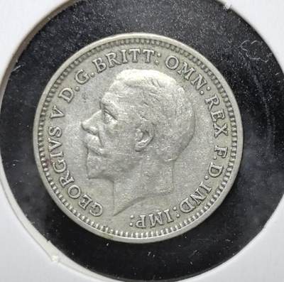 外国优质老铜币银币苏联纪念章，每周六晚九点倒数截拍，满百包邮可寄存，持续收拍 - 英国乔治五世1931年3便士银币，面值微小却工艺精致。正面为国王头像，背面是王冠与面值，属英联邦传统辅币。