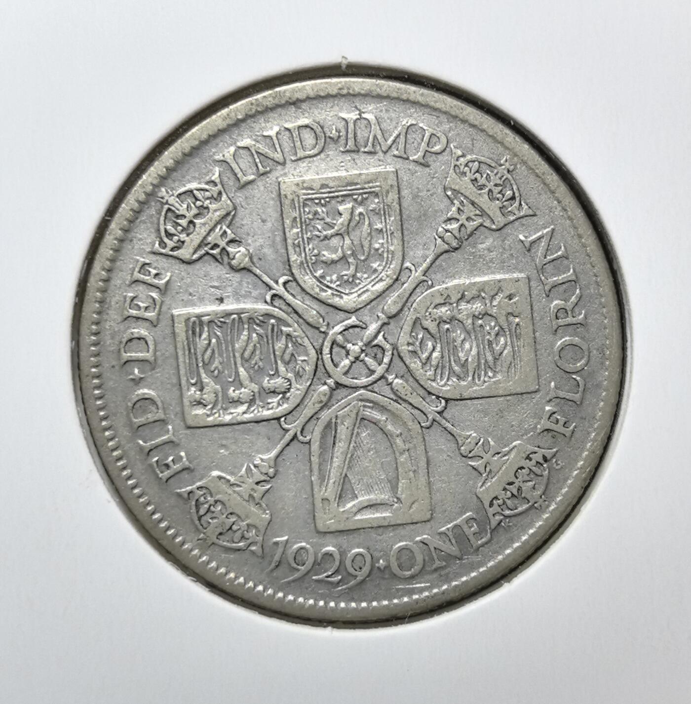 外国优质老铜币银币苏联纪念章，每周六晚九点倒数截拍，满百包邮可寄存，持续收拍 英国乔治五世1929年1佛罗林（2 先令）银币。正面为国王裸头像，背面是十字形王室盾徽与权杖，属战前经典流通币。