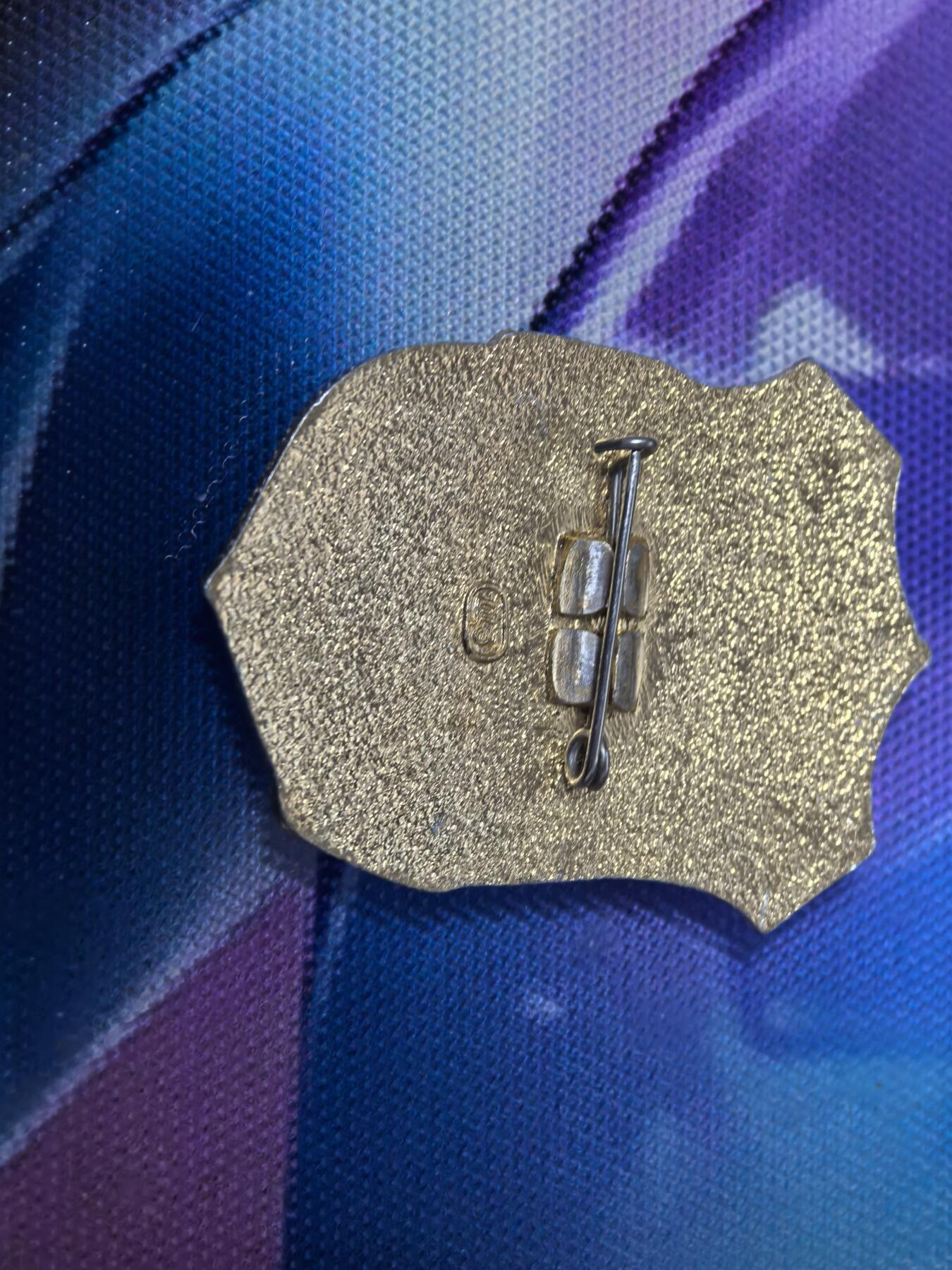 苏联勋章奖章拍卖 本次有亚捏，苏联艺术家，2次英雄的奖状，国际运动员全套等好货 不要错过 3月20日晚上九点结束在麦稀奇 找不到的加我qq或者微信都是184277308备注苏章拍卖。