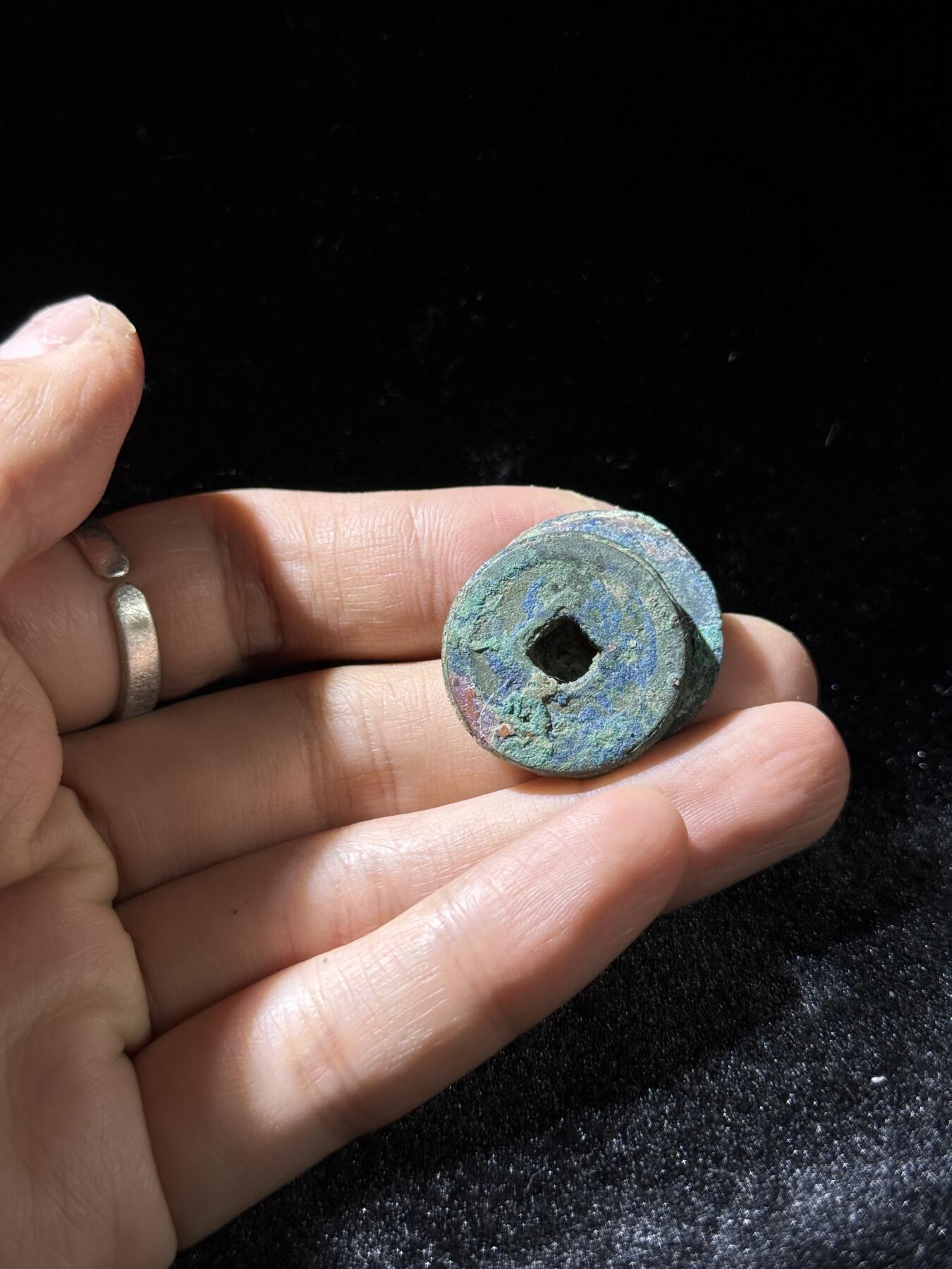 戎马世界章牌大赏，铜钱场 宋钱小饼子一组，三联加两联