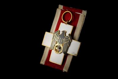 戎马世界章牌大赏第112期 德专场 - 德三三级社会福利奖章 （珐琅有损）