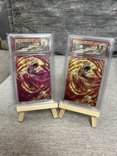 喜灰玩卡拍卖第五期，接拍品0佣金，欢迎送拍，释放现金流，让自己有资金可以购买更多喜欢的卡牌，让别的卡友能淘到更多心仪的卡牌 - 卡德曼三国 杆子老师绘 貂蝉无编  貂蝉异色限编032/066粗闪 一组两张 