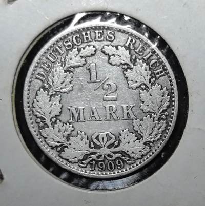 外国优质老铜币银币苏联纪念章，每周六晚九点倒数截拍，满百包邮可寄存，持续收拍 - 德意志帝国1909年½ 马克银币。正面为帝国鹰徽与橡叶环饰，背面标注面值与年份，见证德意志第二帝国时期的货币体系与工业发展。