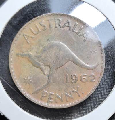 外国优质老铜币银币苏联纪念章，每周六晚九点倒数截拍，满百包邮可寄存，持续收拍 - 澳大利亚1962年 1 便士铜币，正面为伊丽莎白二世头像，背面是标志性袋鼠图案，承载英联邦殖民历史与澳洲本土符号，是大洋洲钱币收藏的入门级经典品种。