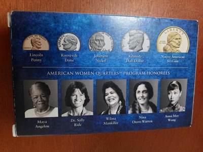 长老汇马年精选第十二场拍卖 - 2022美国杰出女性+年套币10枚精制币，盒证全