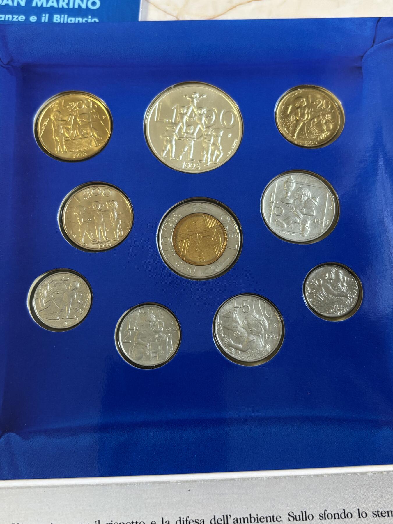 第194期拍卖 卡装圣马力诺1995年10枚纪念币套装花卉银币，835银，14.6克