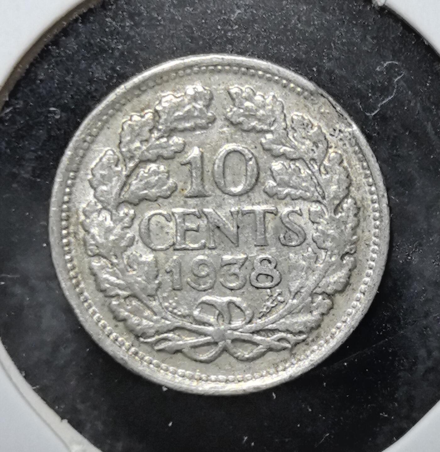 外国优质老铜币银币苏联纪念章，每周六晚九点倒数截拍，满百包邮可寄存，持续收拍 荷兰1938年10分银币。正面为威廉敏娜女王头像，背面是橡叶环饰与面值，见证荷兰君主制时期货币体系，是二战前欧洲经典辅币。
