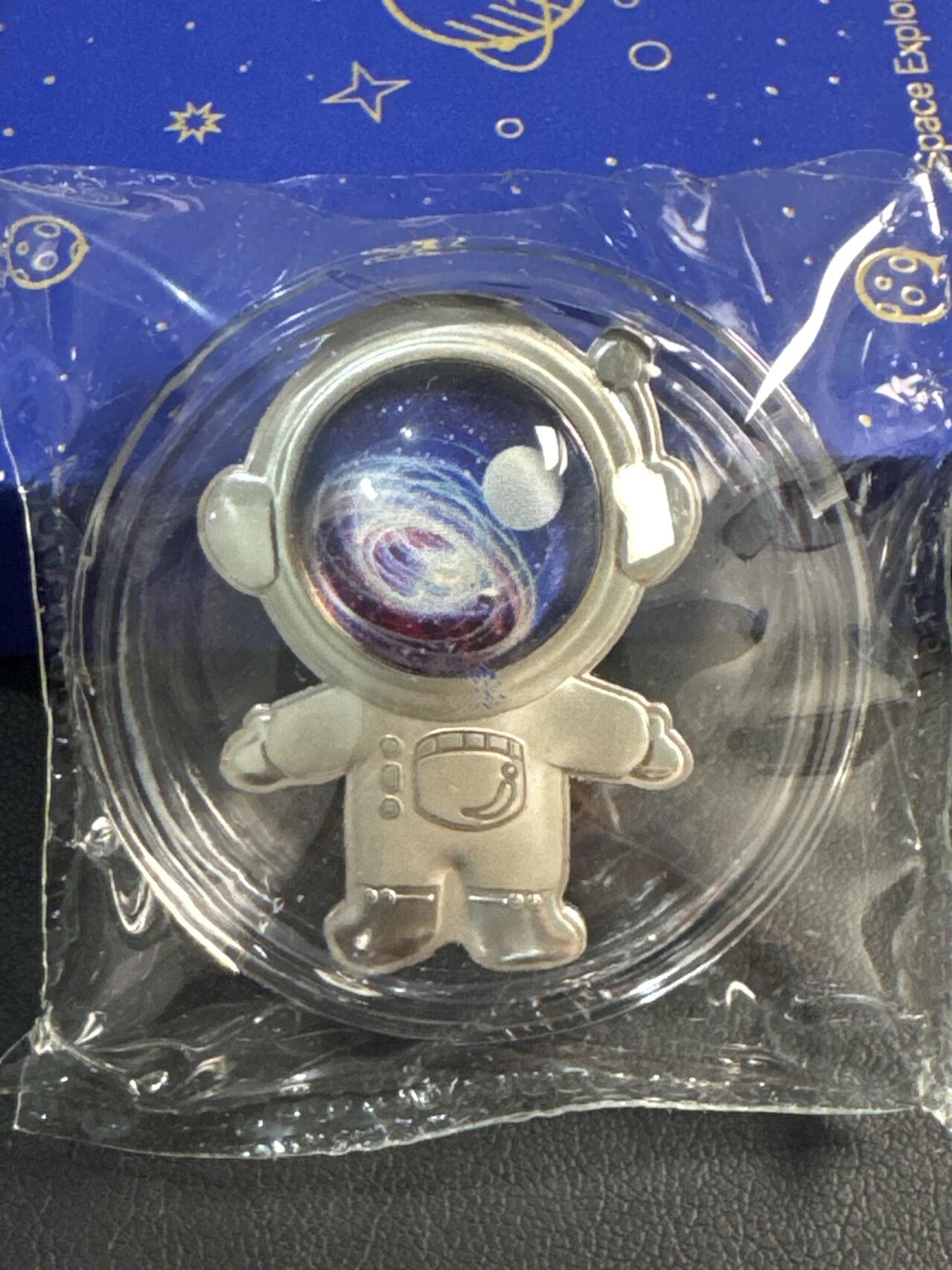 ❤️【币观天下】❤️ 第345期钱币拍卖场- 2026.3.20周五晚上6点半场 长期征集拍品  斐济2021年太空探索宇航员形状10克彩色纯银银币