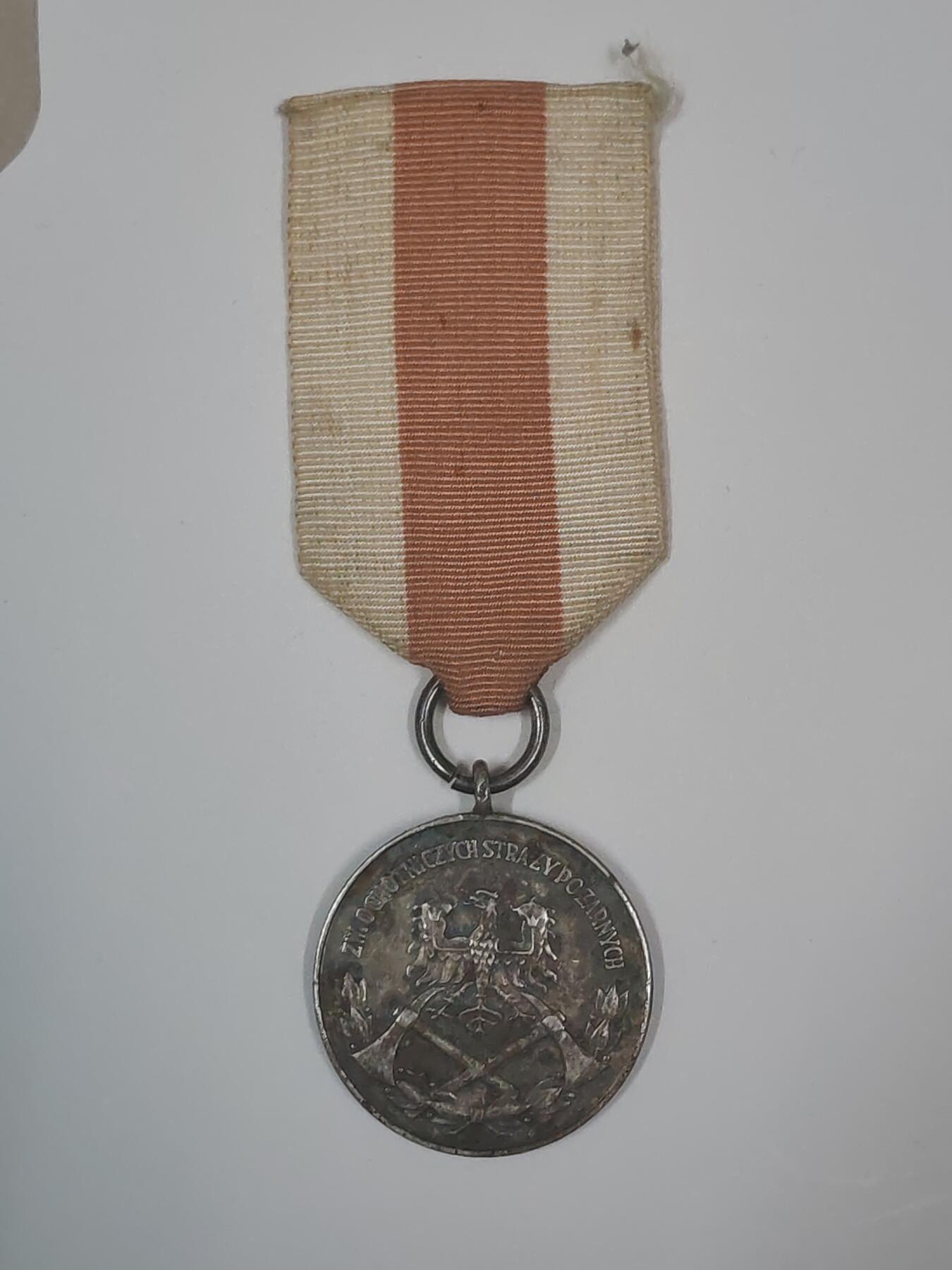 韵星假日军品类拍卖第47期 -- Rimey Holidays Militaria Auction 47 波兰人民共和国银级消防功绩服务奖章