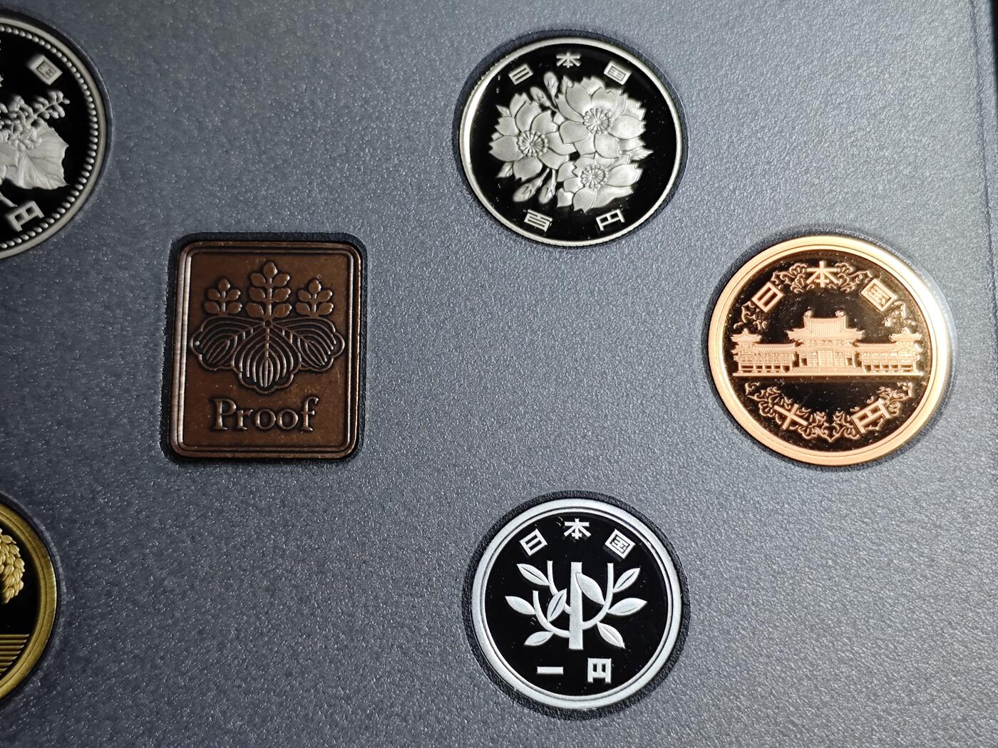 KK钱币收藏小铺   套币专场 2月预留时间 周末发货   1998日本官方发行蓝本精制套币