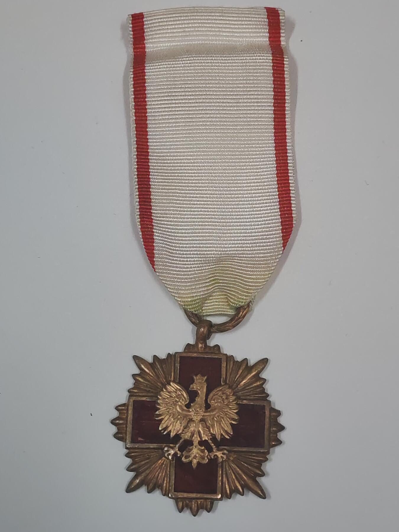 韵星假日军品类拍卖第47期 -- Rimey Holidays Militaria Auction 47 波兰第二共和国（二战）时期铜级红十字服务奖章 极早期版本 非人共