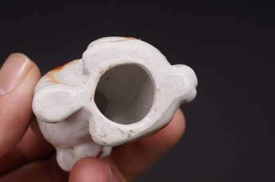 上海都达杂项专场90【全场包邮】  白瓷彩绘小狗摆件69-119