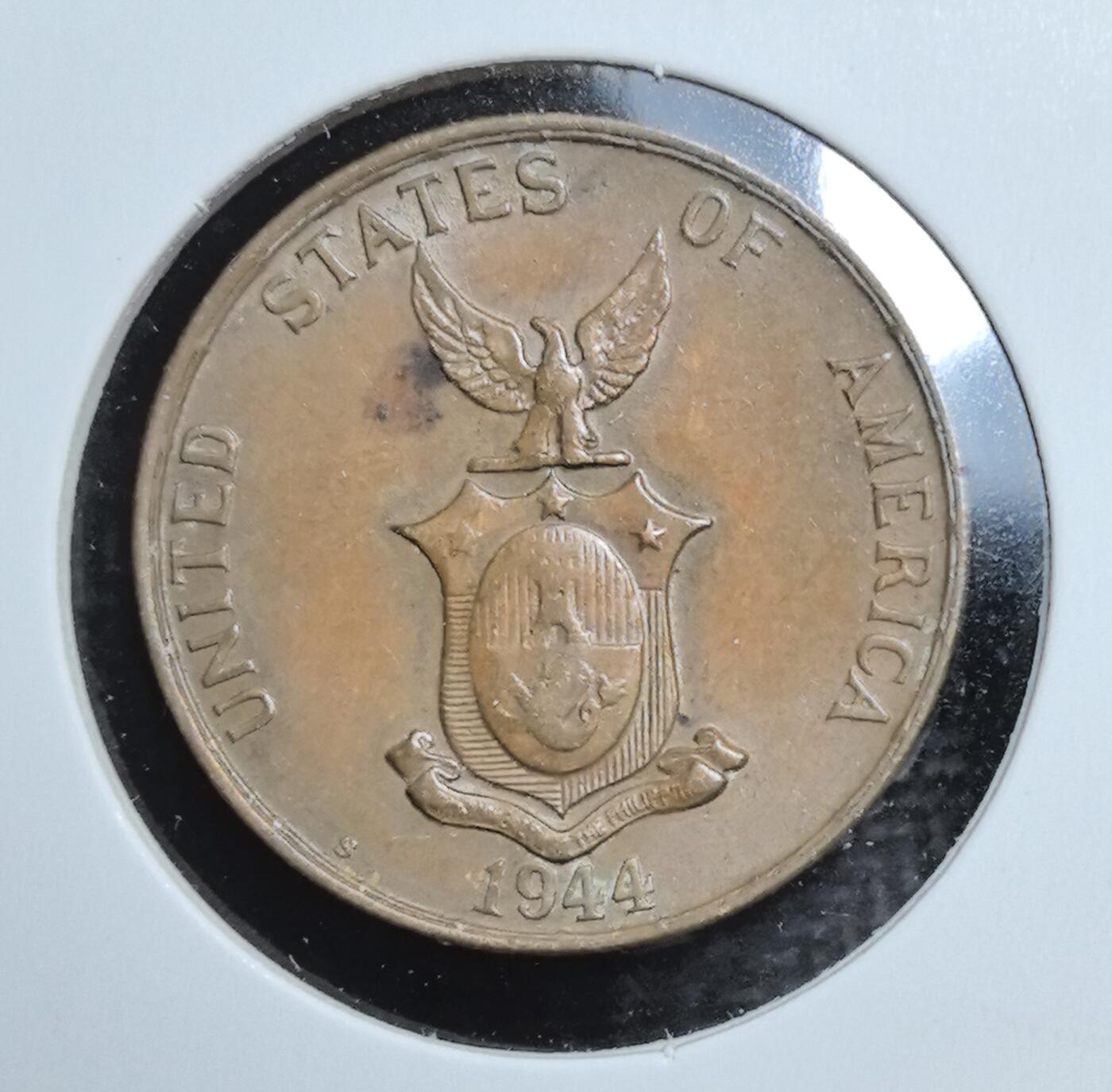 外国优质老铜币银币苏联纪念章，每周六晚九点倒数截拍，满百包邮可寄存，持续收拍 美属菲律宾1944年1 分铜币，属二战时期美国托管货币，正面为菲律宾青年坐像，背面是美属菲律宾国徽，见证美菲殖民历史，是东南亚殖民钱币收藏的入门佳品。