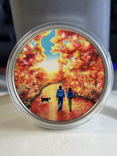 第194期拍卖 - 加拿大2017年户外运动系列4徒步观日出夜光纪念彩银币，9999银，23.17克，发行15000枚