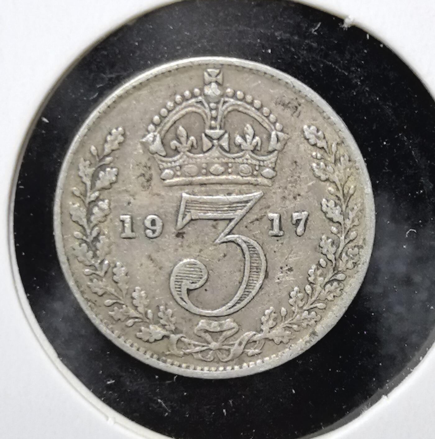 外国优质老铜币银币苏联纪念章，每周六晚九点倒数截拍，满百包邮可寄存，持续收拍 英国乔治五世1917年3便士银币，面值微小却工艺精致。正面为国王头像，背面是王冠与面值，属英联邦传统辅币