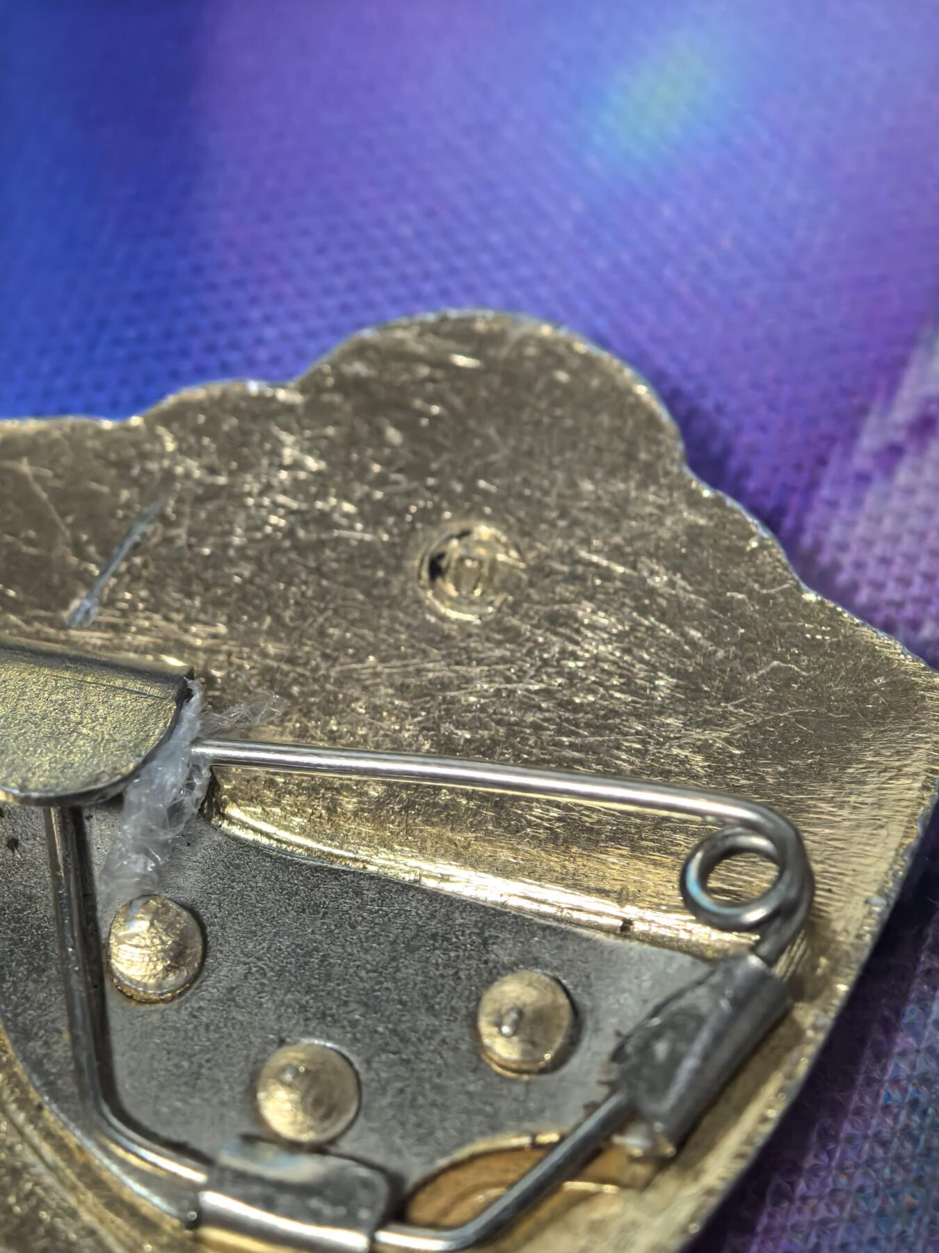 苏联勋章奖章拍卖 本次有亚捏，苏联艺术家，2次英雄的奖状，国际运动员全套等好货 不要错过 3月20日晚上九点结束在麦稀奇 找不到的加我qq或者微信都是184277308备注苏章拍卖。