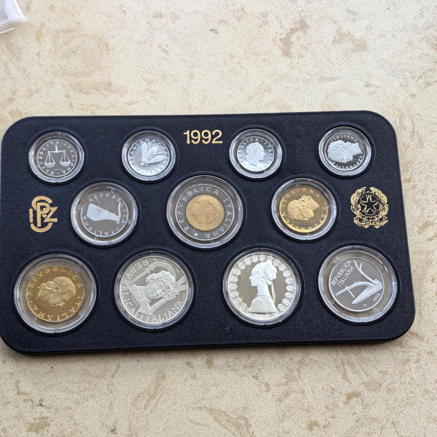 道一币馆币章第一百七十场 卡装 意大利1982年清年精制币套装11枚 含银币两枚