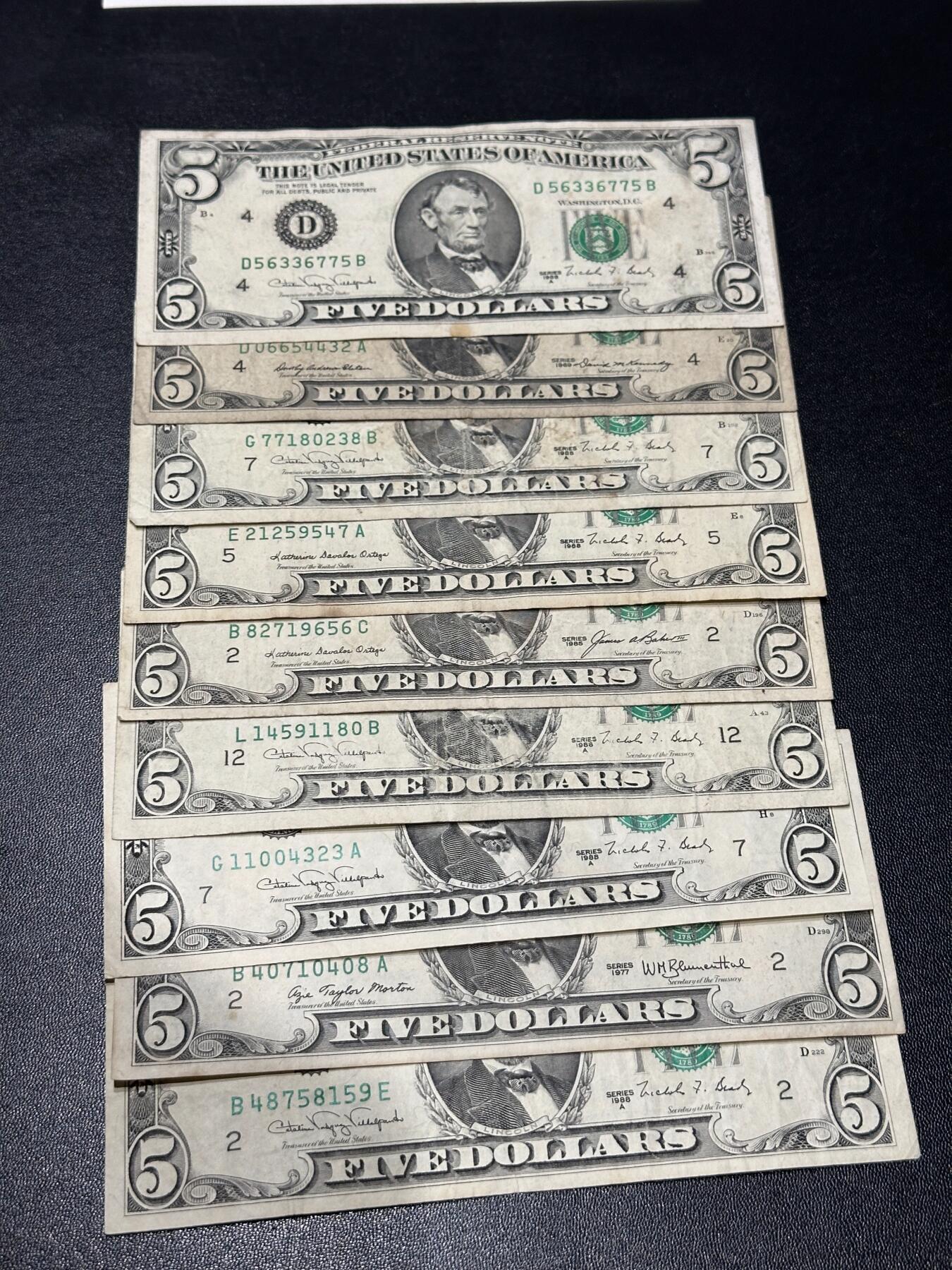 《外钞收藏家》第六百一十九期（精品场）（长期征集拍品、欢迎藏友们联系合作） 1969、77、85和88年美国小头版5美元 9张一起 非全新 品相如图