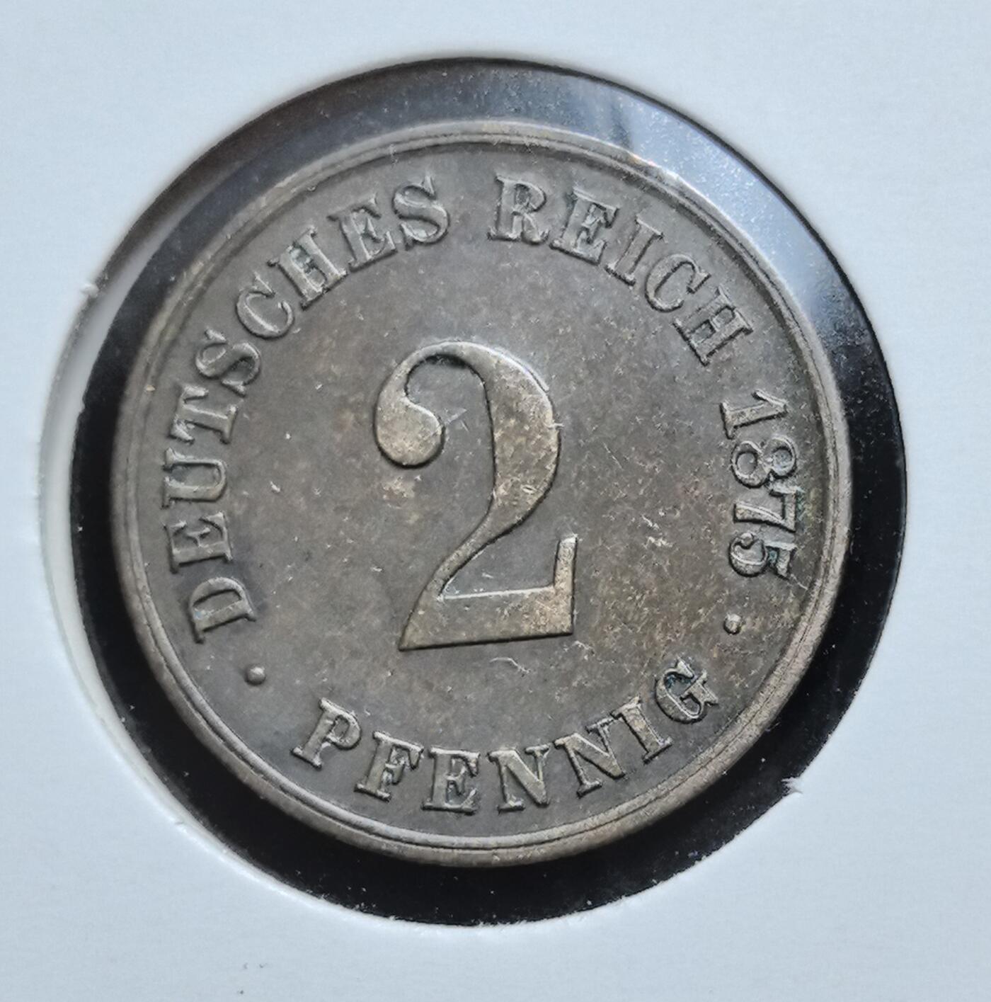 外国优质老铜币银币苏联纪念章，每周六晚九点倒数截拍，满百包邮可寄存，持续收拍 德意志帝国1875年2芬尼铜币，正面帝国鹰国徽彰显统一后德意志的威严，铸币厂标记 “C” 清晰可辨；背面面值与 “DEUTSCHES REICH” 字样见证第二帝国崛起，是德国近代货币史中极具代表性的入门收藏品种。