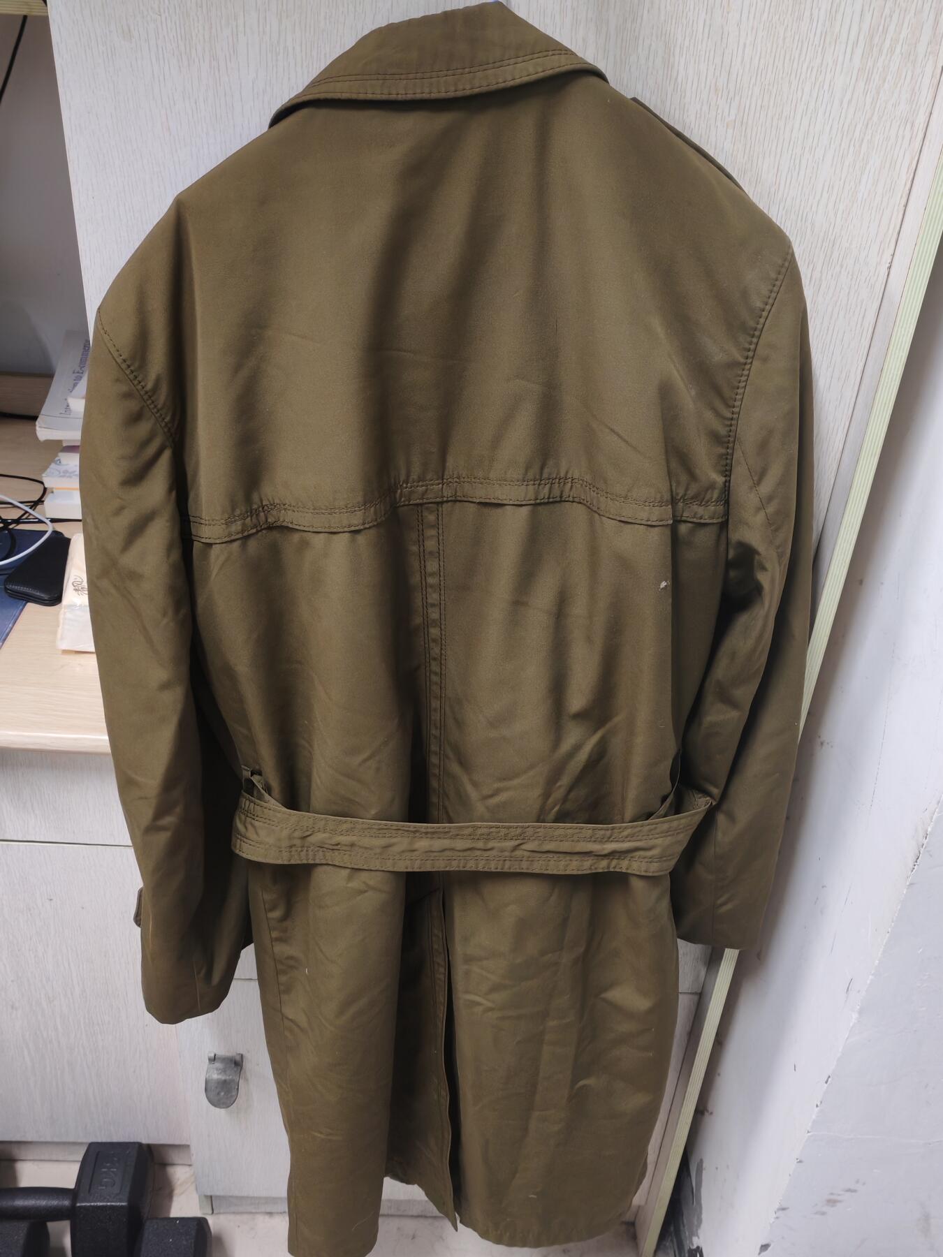 韵星假日军品类拍卖第47期 -- Rimey Holidays Militaria Auction 47 波兰人民共和国人民军少校风衣一件 很大用料扎实保存很好 配件未缺 