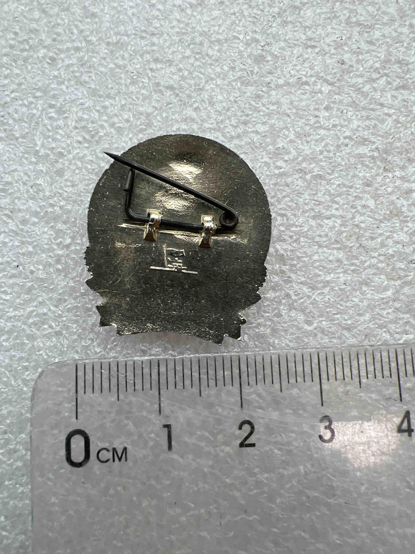 真品像章，纪念章 真品像章、纪念章