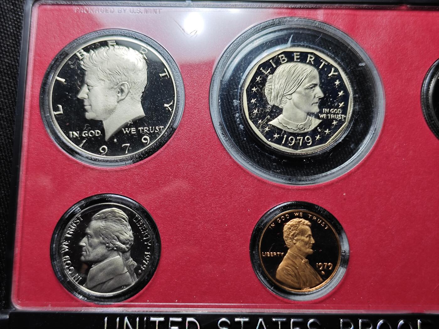 KK钱币收藏小铺   套币专场 2月预留时间 周末发货  1979美国大小面值清年 含苏珊一元精制