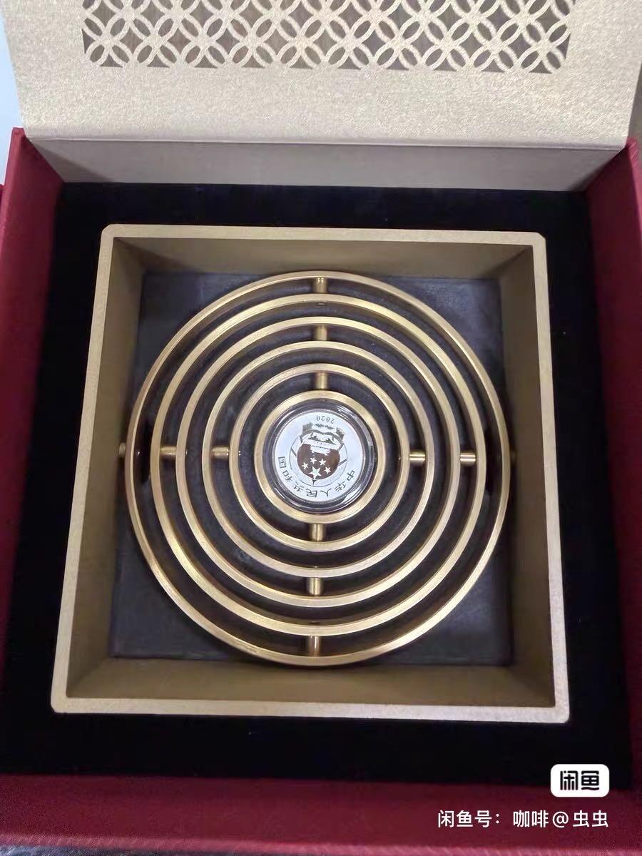 ❤️【币观天下】❤️ 第345期钱币拍卖场- 2026.3.20周五晚上6点半场 长期征集拍品  2020年中国仿浑天仪摆件（带1枚2元精制银币） 故宫600年 图为示意图，实物未拆封，5克999银 发行价500元