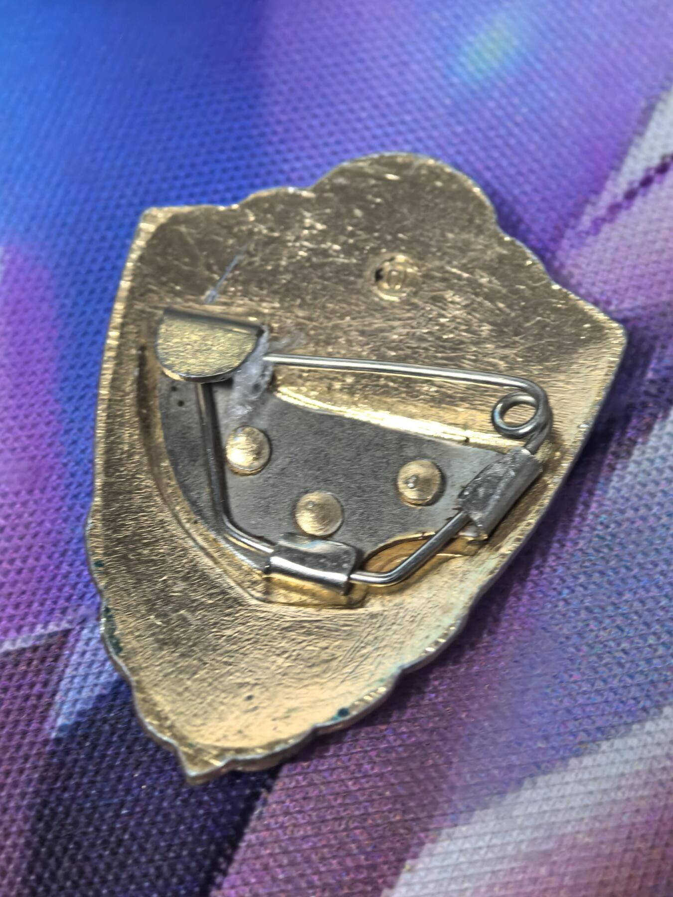 苏联勋章奖章拍卖 本次有亚捏，苏联艺术家，2次英雄的奖状，国际运动员全套等好货 不要错过 3月20日晚上九点结束在麦稀奇 找不到的加我qq或者微信都是184277308备注苏章拍卖。