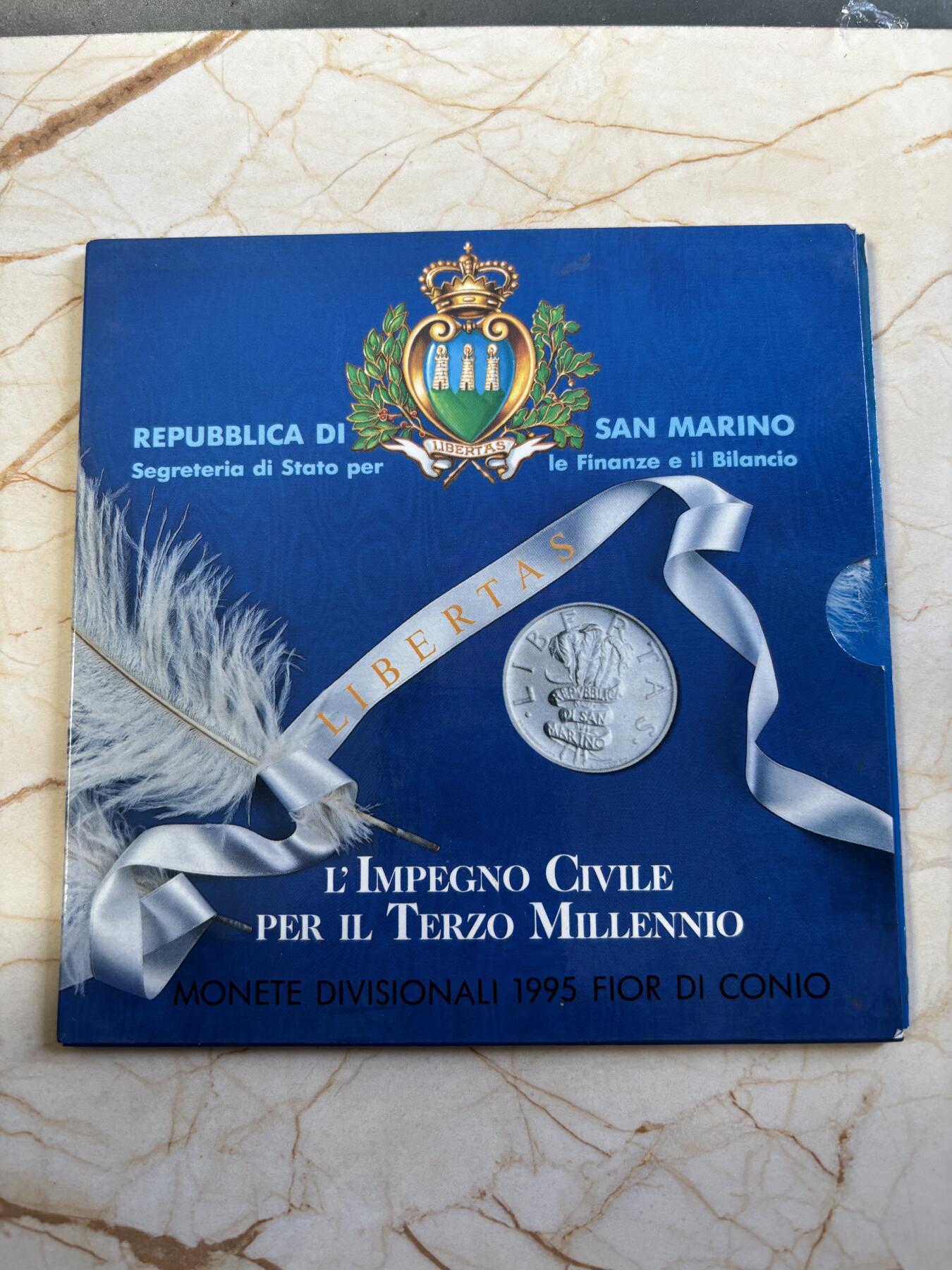 第194期拍卖 卡装圣马力诺1995年10枚纪念币套装花卉银币，835银，14.6克