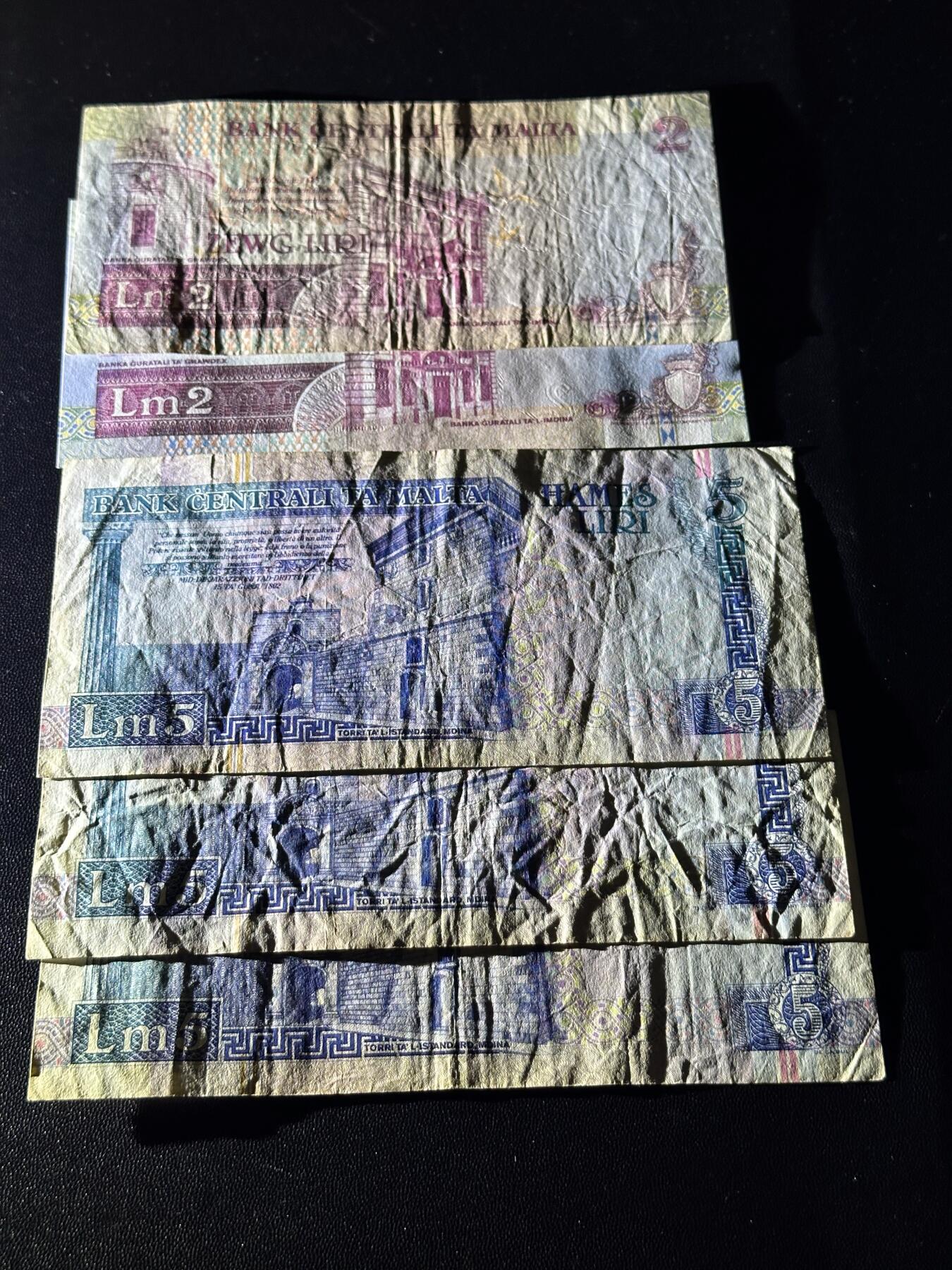 《外钞收藏家》第六百一十九期（精品场）（长期征集拍品、欢迎藏友们联系合作） 马耳他2里拉2张+5里拉3张一起 非全新 品相如图