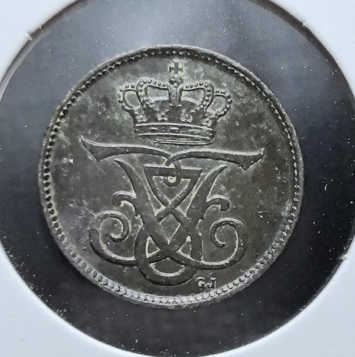 外国优质老铜币银币苏联纪念章，每周六晚九点倒数截拍，满百包邮可寄存，持续收拍 丹麦1909年1欧尔铜币，属弗雷德里克八世时期。正面为丹麦王号与君主花押，背面是面值，属于斯堪的纳维亚货币体系，是当时丹麦日常小额流通的辅币。