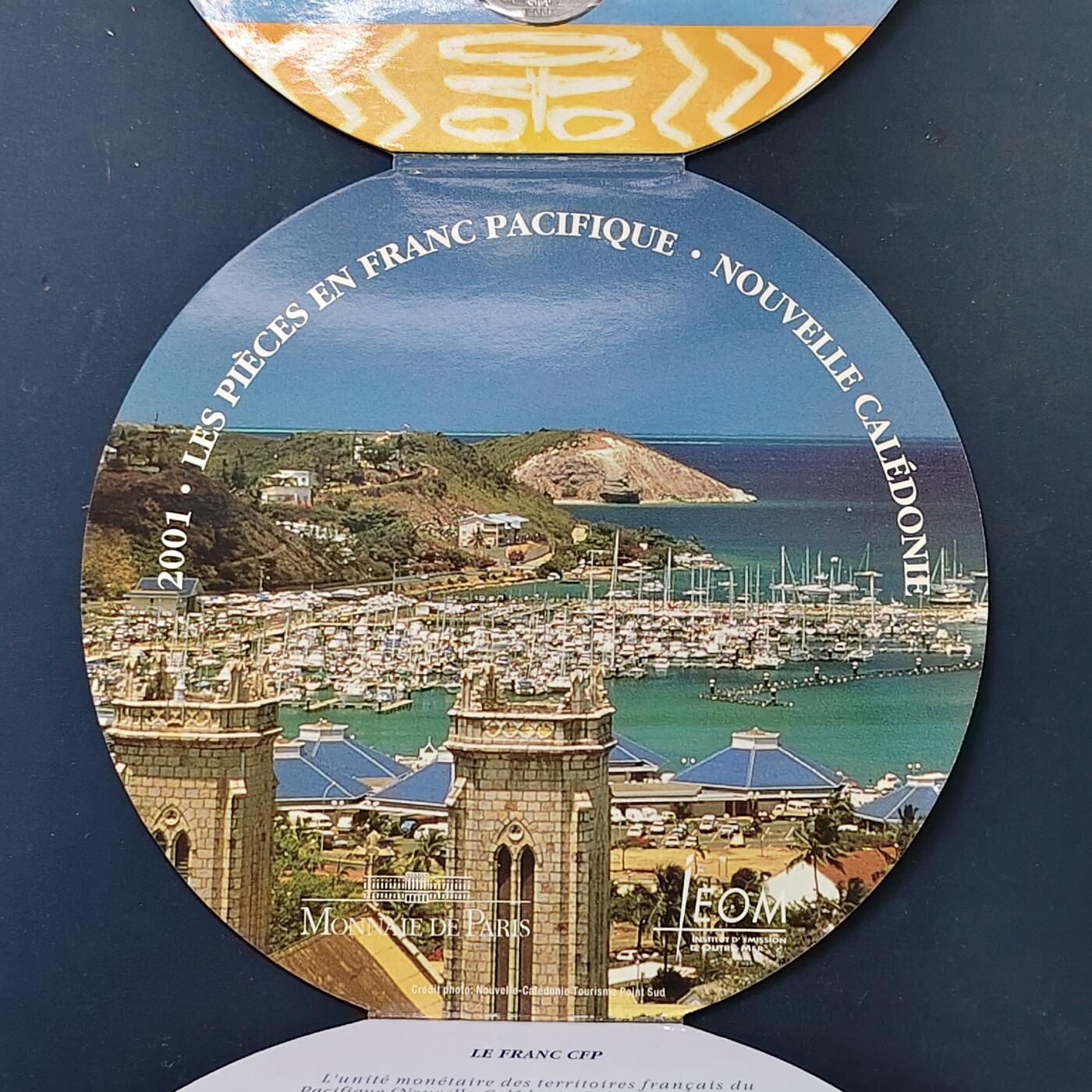 【全场包邮】纯粹捡漏拍513场 【稀少】法属新喀里多尼亚2001年官方封装套币-量3000