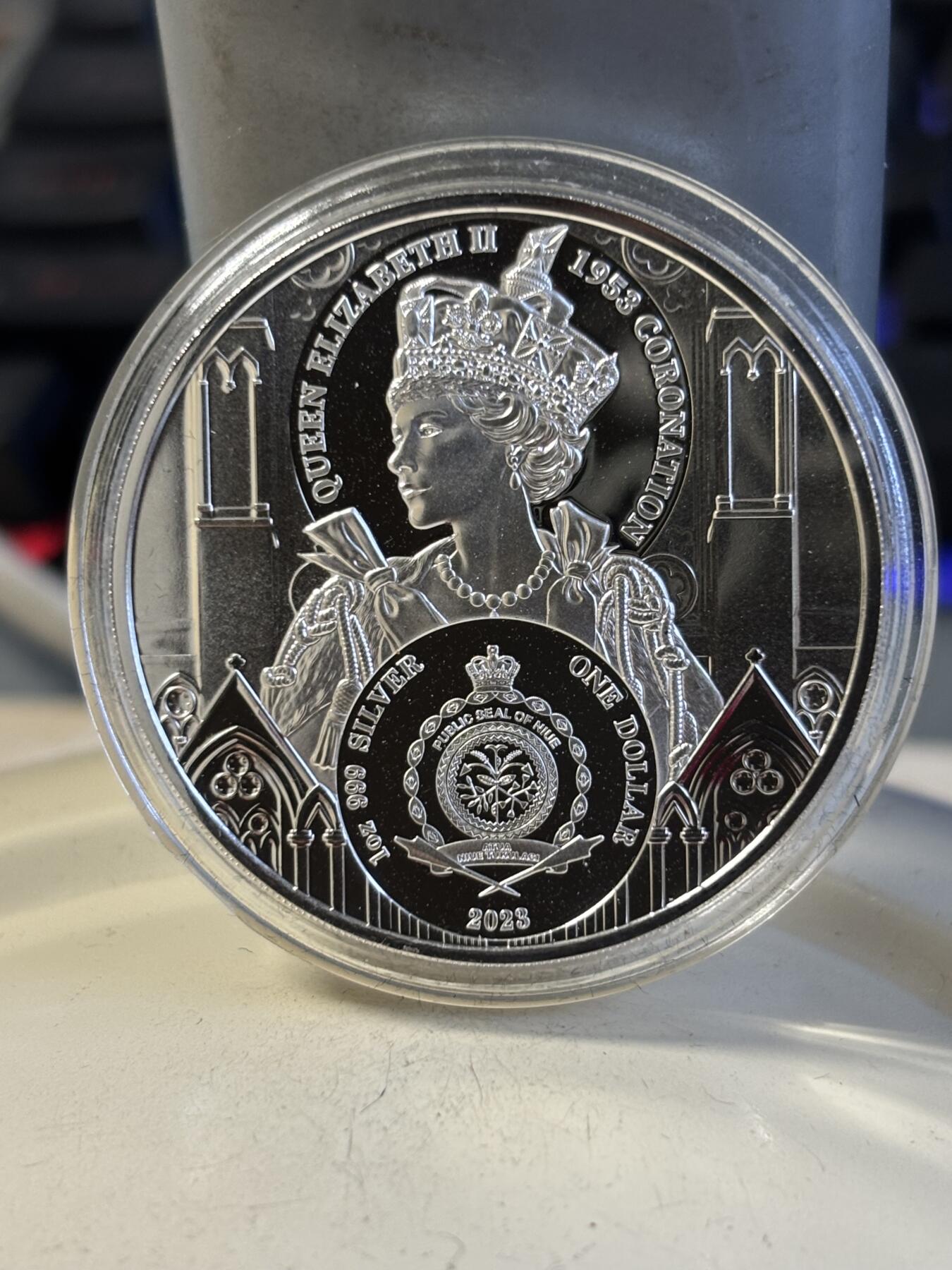 第194期拍卖 纽埃2023年查尔斯三世加冕礼1盎司精制纪念银币，999银，发行1500枚