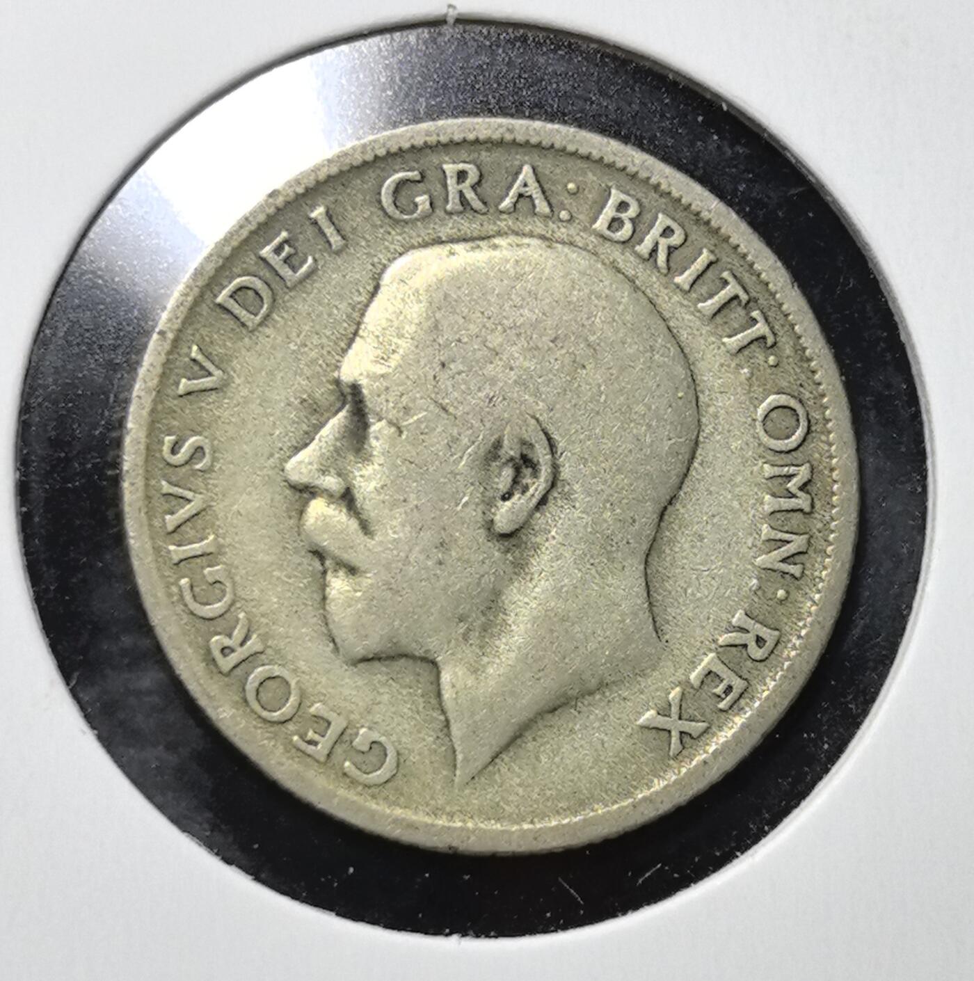 外国优质老铜币银币苏联纪念章，每周六晚九点倒数截拍，满百包邮可寄存，持续收拍 英国乔治五世1920年1先令银币。正面为国王头像，背面是戴冠雄狮与王冠，见证英国战前货币体系，1947 年后改为铜镍材质。