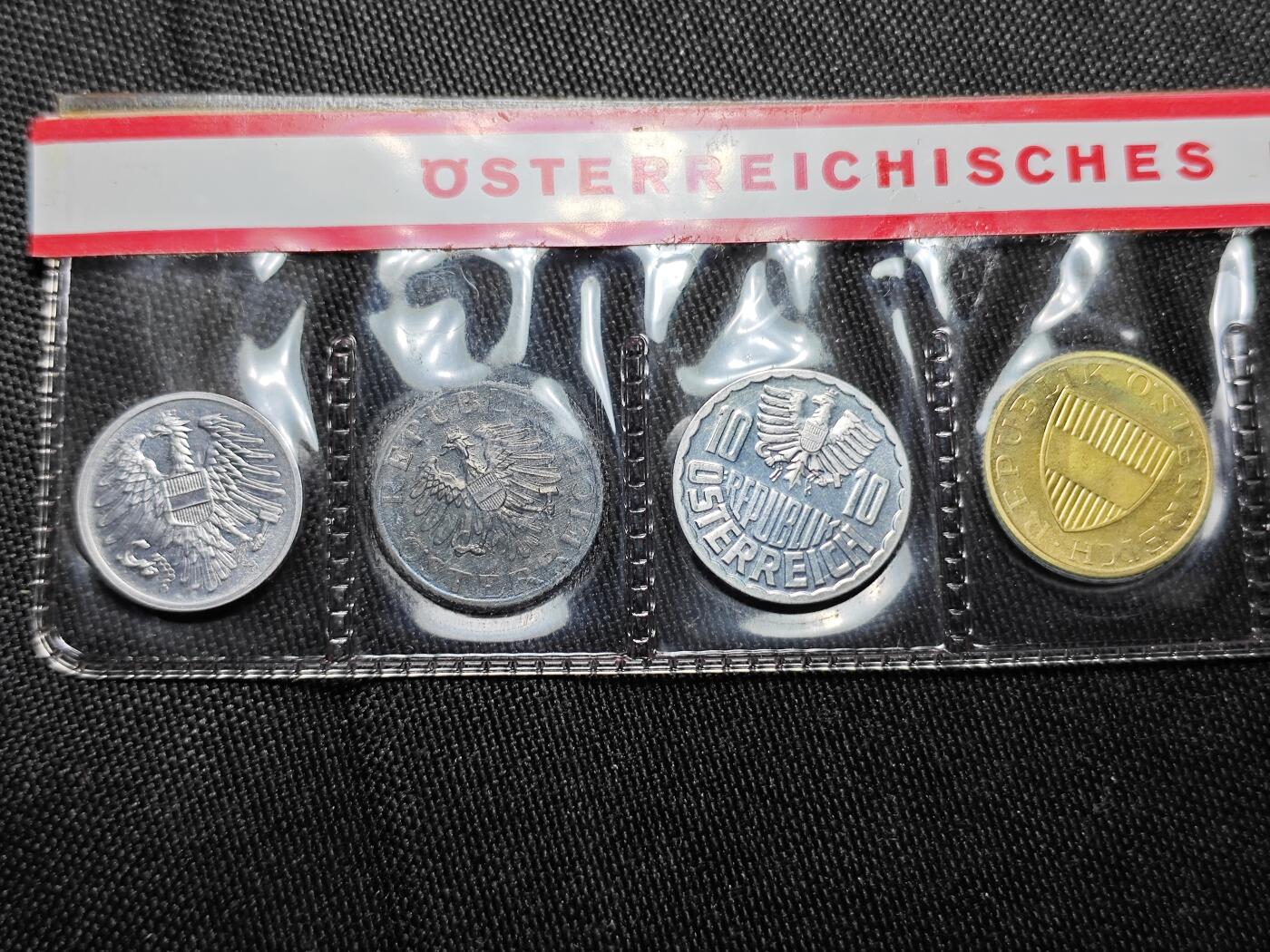 KK钱币收藏小铺   套币专场 2月预留时间 周末发货  1972奥地利大小面值清年精制套币