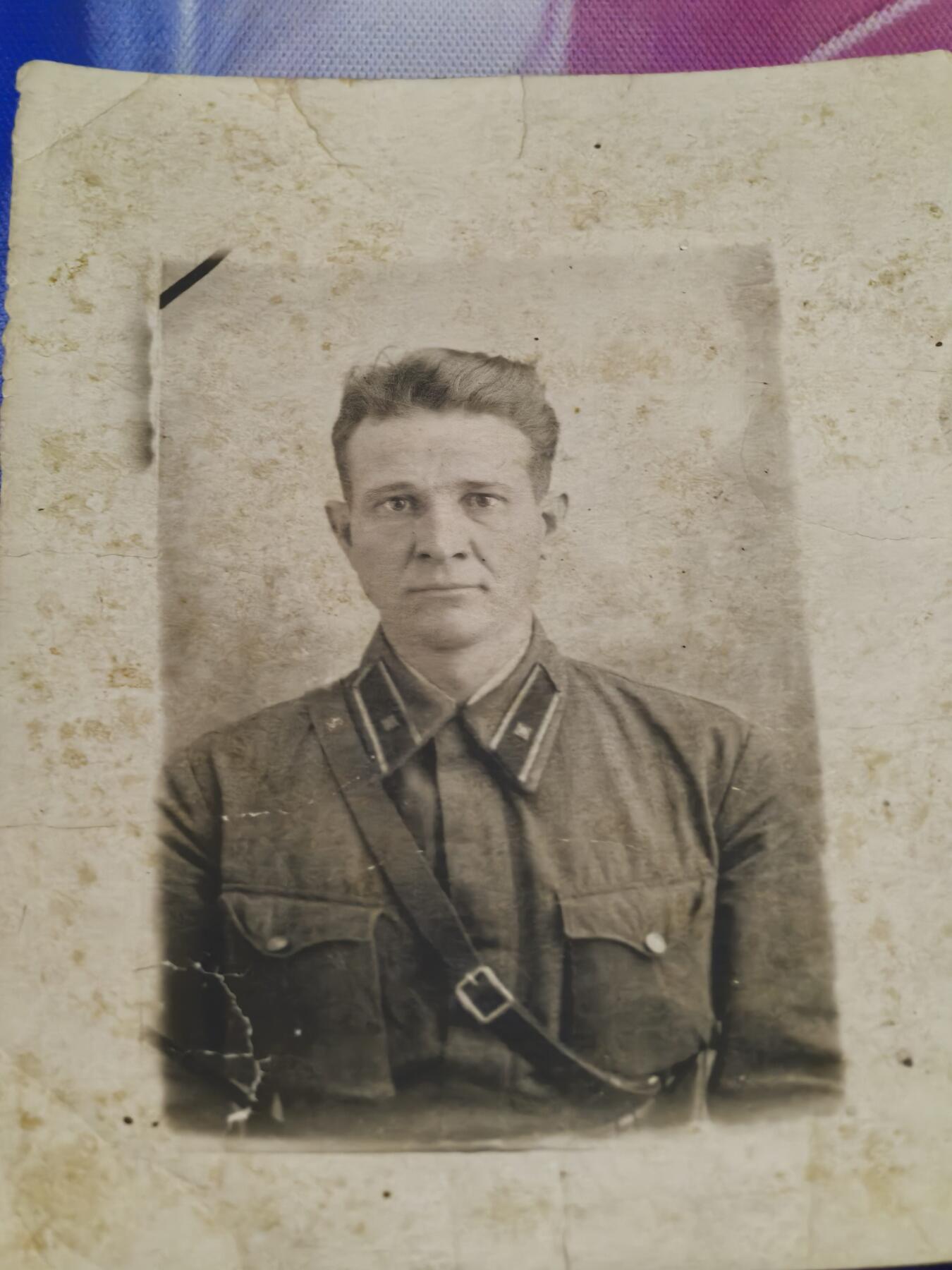 苏联勋章奖章拍卖 本次有亚捏，苏联艺术家，2次英雄的奖状，国际运动员全套等好货 不要错过 3月20日晚上九点结束在麦稀奇 找不到的加我qq或者微信都是184277308备注苏章拍卖。