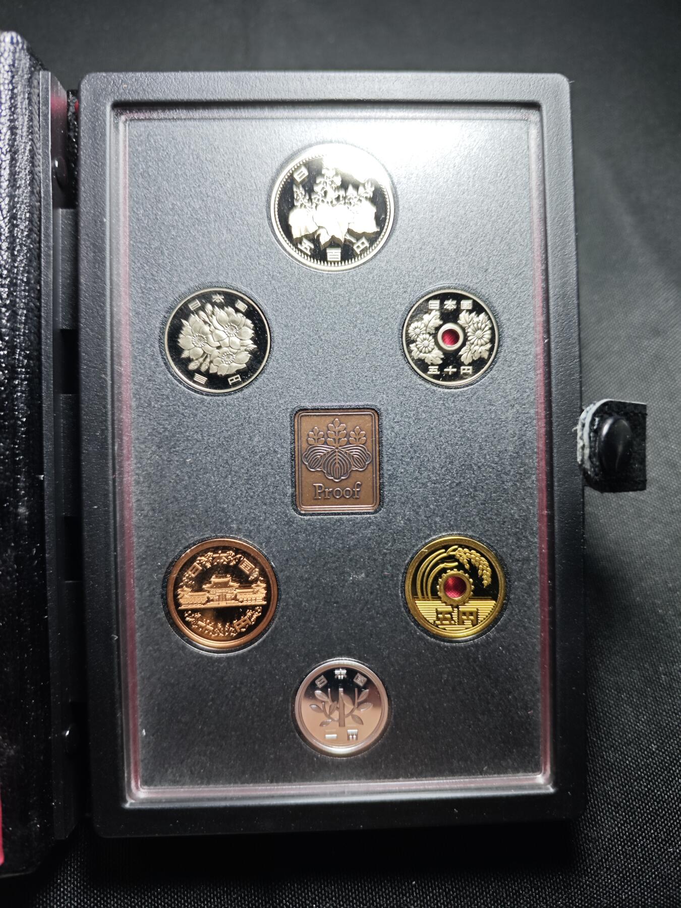 KK钱币收藏小铺   套币专场 2月预留时间 周末发货   1989日本官方发行黑本精制套币