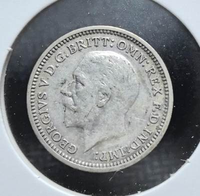 外国优质老铜币银币苏联纪念章，每周六晚九点倒数截拍，满百包邮可寄存，持续收拍 - 英国乔治五世1934年3 便士银币。正面为国王头像，背面是橡叶与橡果纹饰，见证英国战前货币体系，是英联邦传统小面值辅币的典型代表。