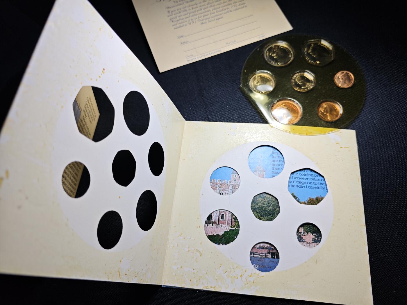 KK钱币收藏小铺   套币专场 2月预留时间 周末发货  1982英国大小面值一套