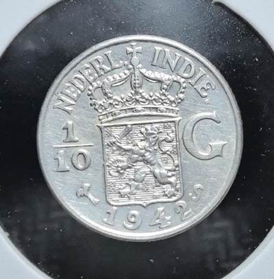 外国优质老铜币银币苏联纪念章，每周六晚九点倒数截拍，满百包邮可寄存，持续收拍 - 极美品荷属东印度1942 年1/10 盾银币。币面为荷兰王室纹章与 “NEDERL. INDIE” 字样，见证二战期间荷属东印度的殖民货币历史，是荷属殖民地钱币体系的典型代表。