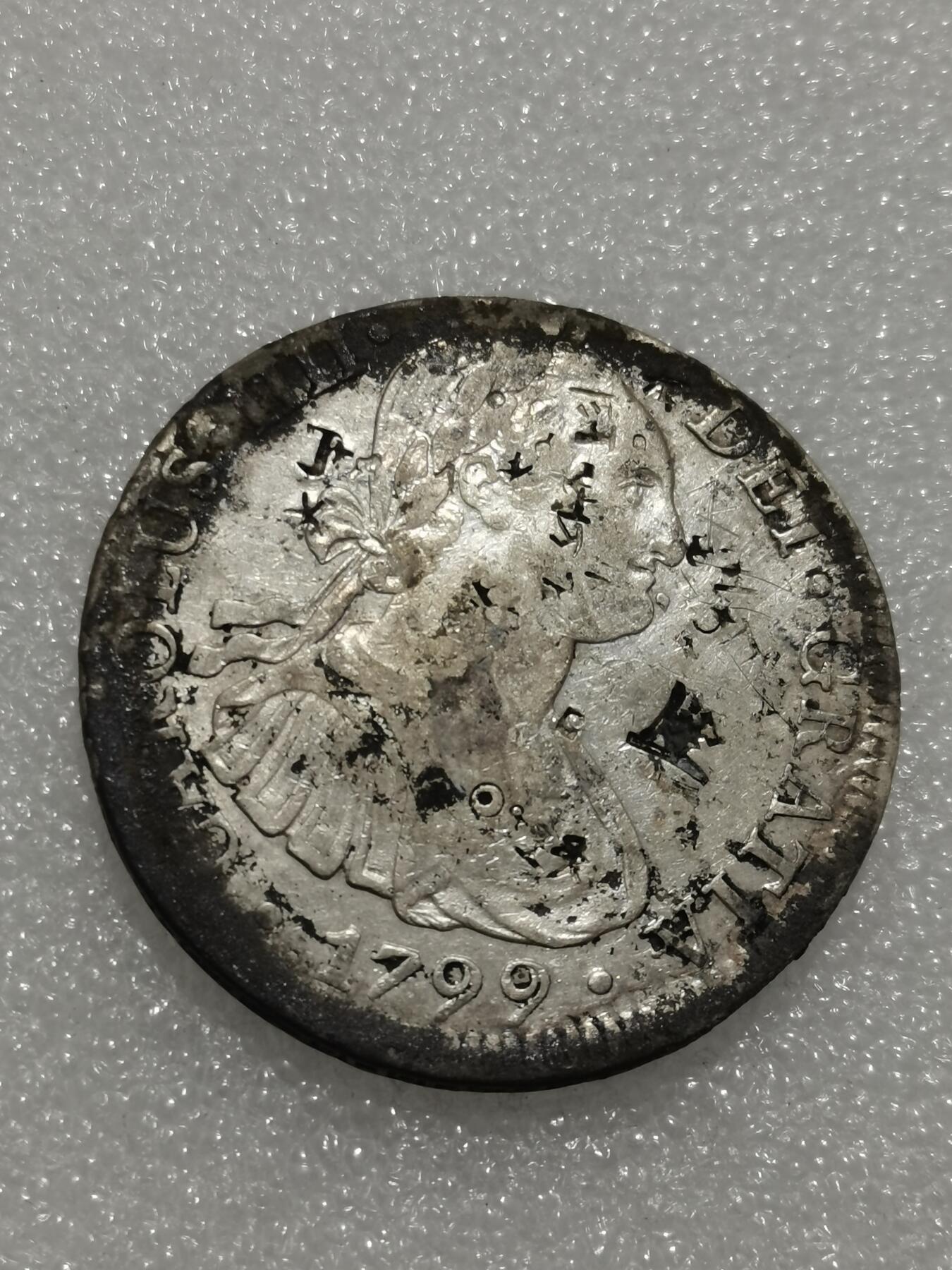 天下钱庄专场欢迎参拍 1799西属墨西哥卡四老双柱银币，有戳