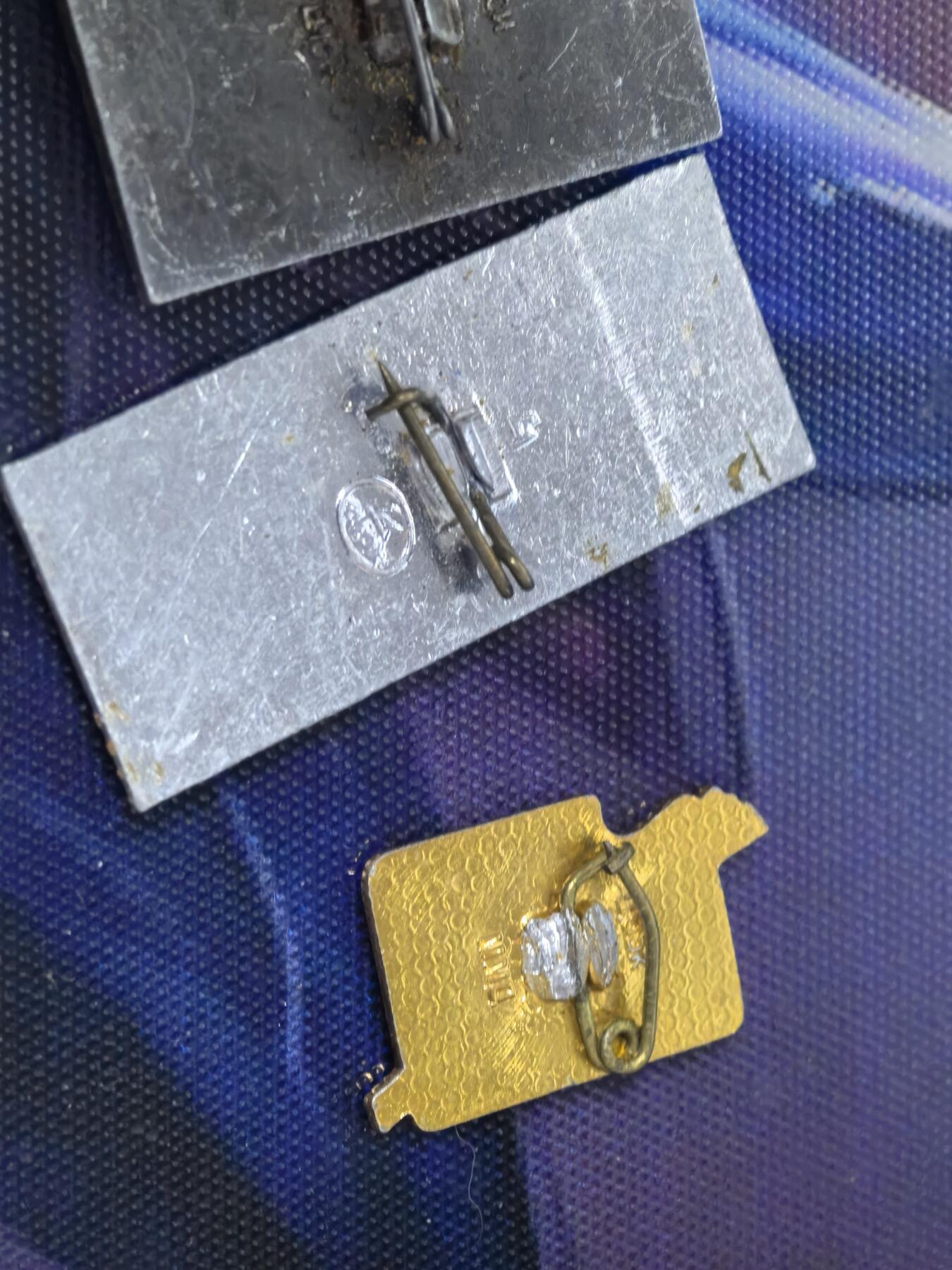 苏联勋章奖章拍卖 本次有亚捏，苏联艺术家，2次英雄的奖状，国际运动员全套等好货 不要错过 3月20日晚上九点结束在麦稀奇 找不到的加我qq或者微信都是184277308备注苏章拍卖。