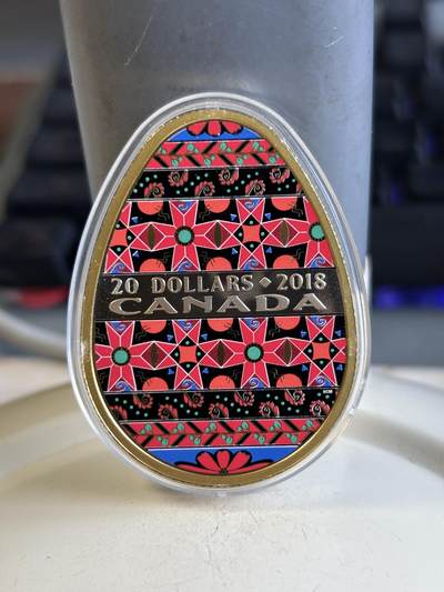 第194期拍卖 - 加拿大2018年彩色镀金彩蛋20加元椭圆1盎司纪念银币，9999银，31.82克，发行5000枚
