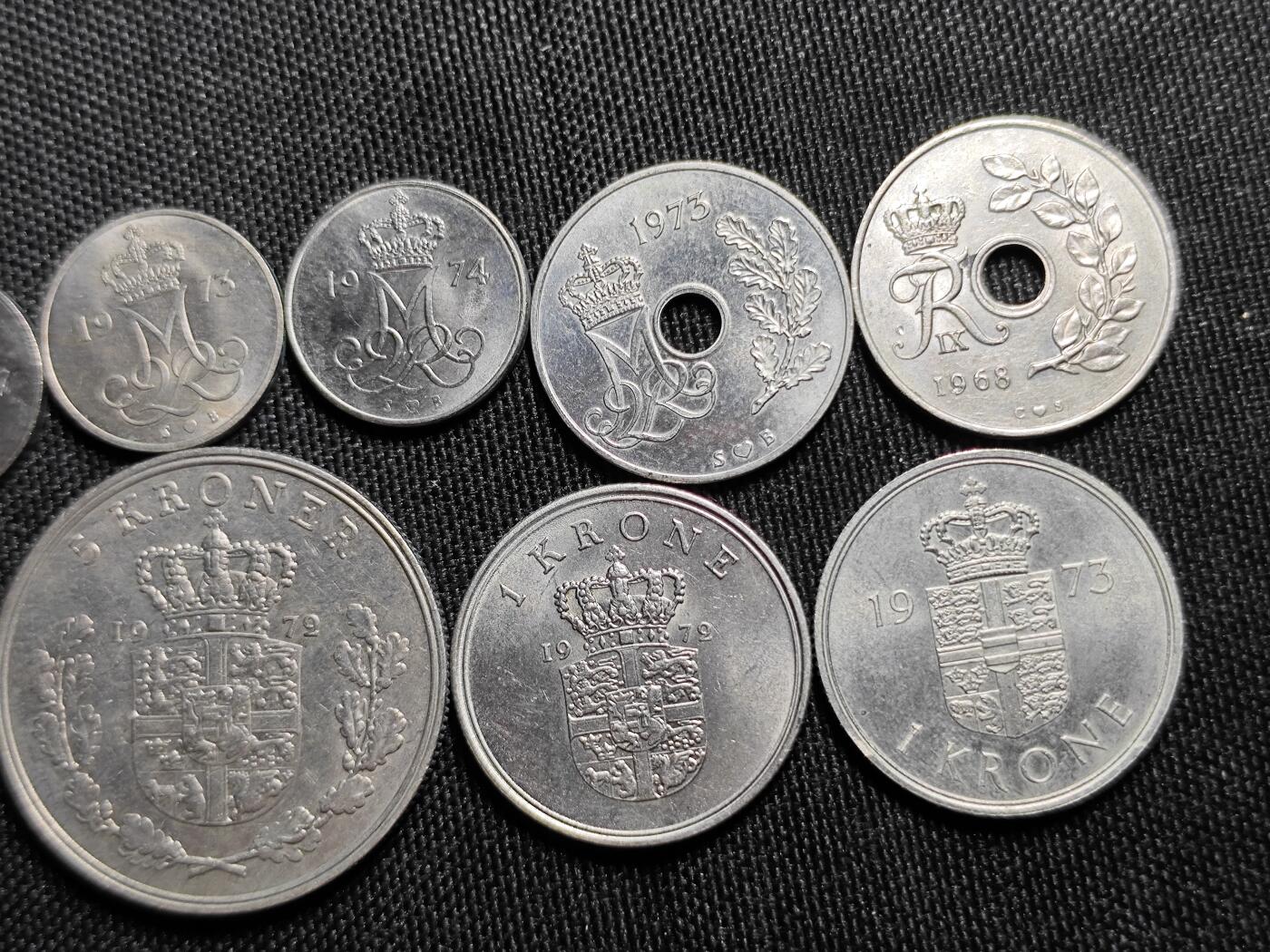 KK钱币收藏小铺   套币专场 2月预留时间 周末发货  丹麦男头女王大小面值各一套 含好品