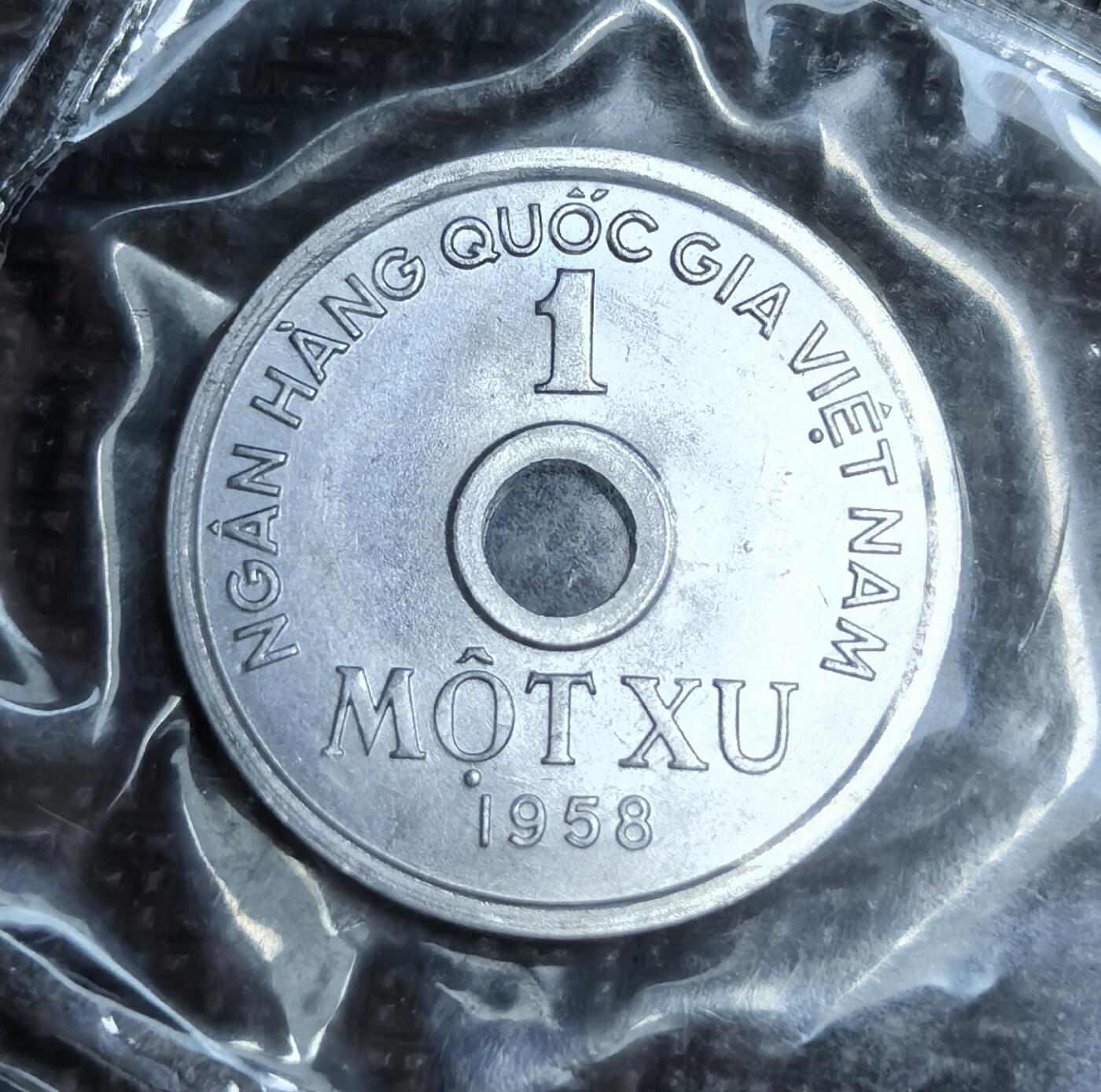 外国优质老铜币银币苏联纪念章，每周六晚九点倒数截拍，满百包邮可寄存，持续收拍 1958年北约过渡政府套币3枚