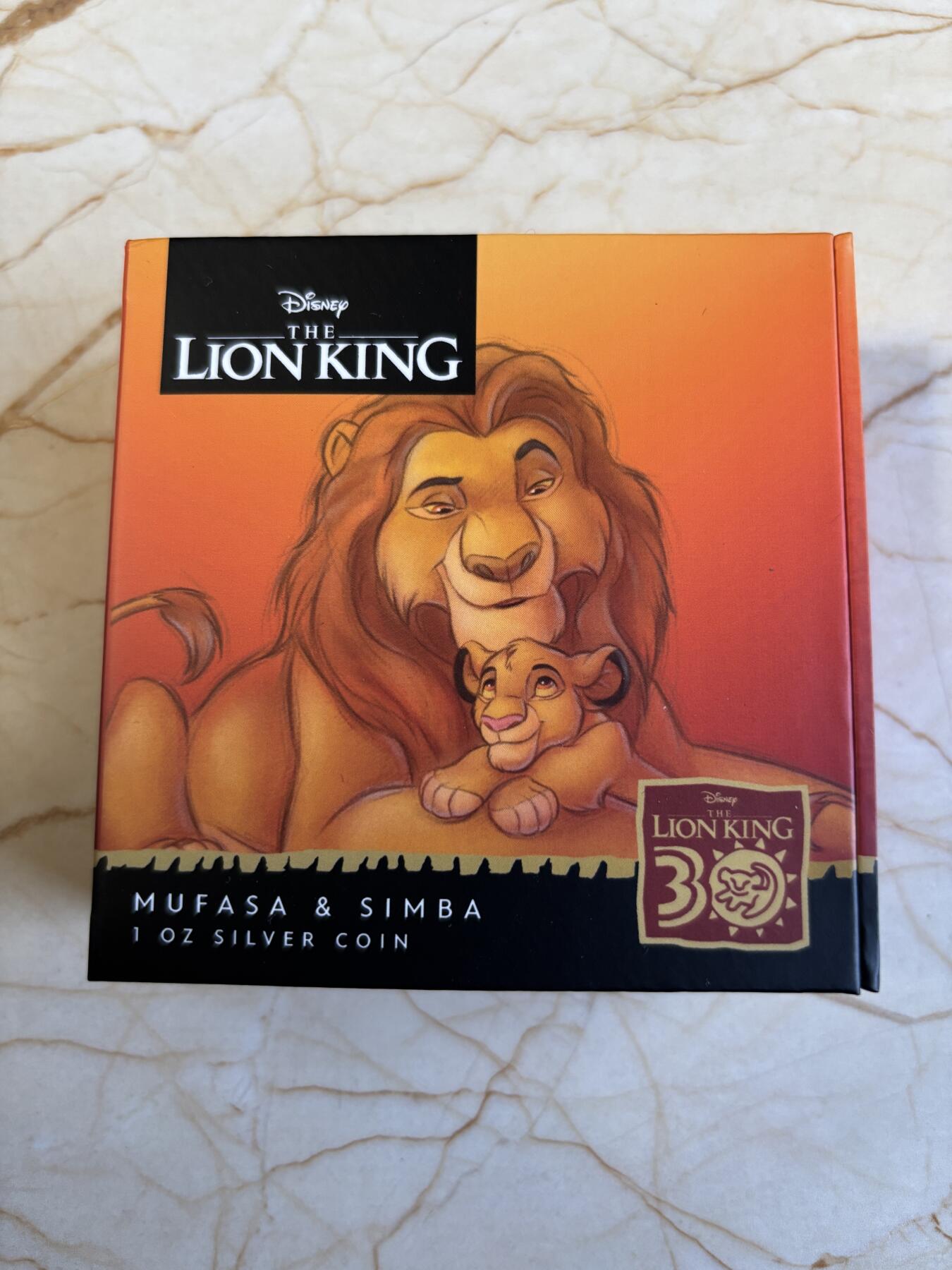 第194期拍卖 纽埃2024年狮子王穆法萨和辛巴1盎司镀金版本银币，999银，发行1994枚