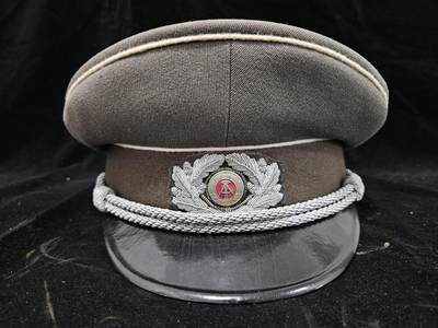 0元起拍勋章 第340期 咸鱼国勋章拍卖专场 3月22日（周日）下午6：00开始 - 东德早期陆军刺绣帽徽大檐帽 57CM