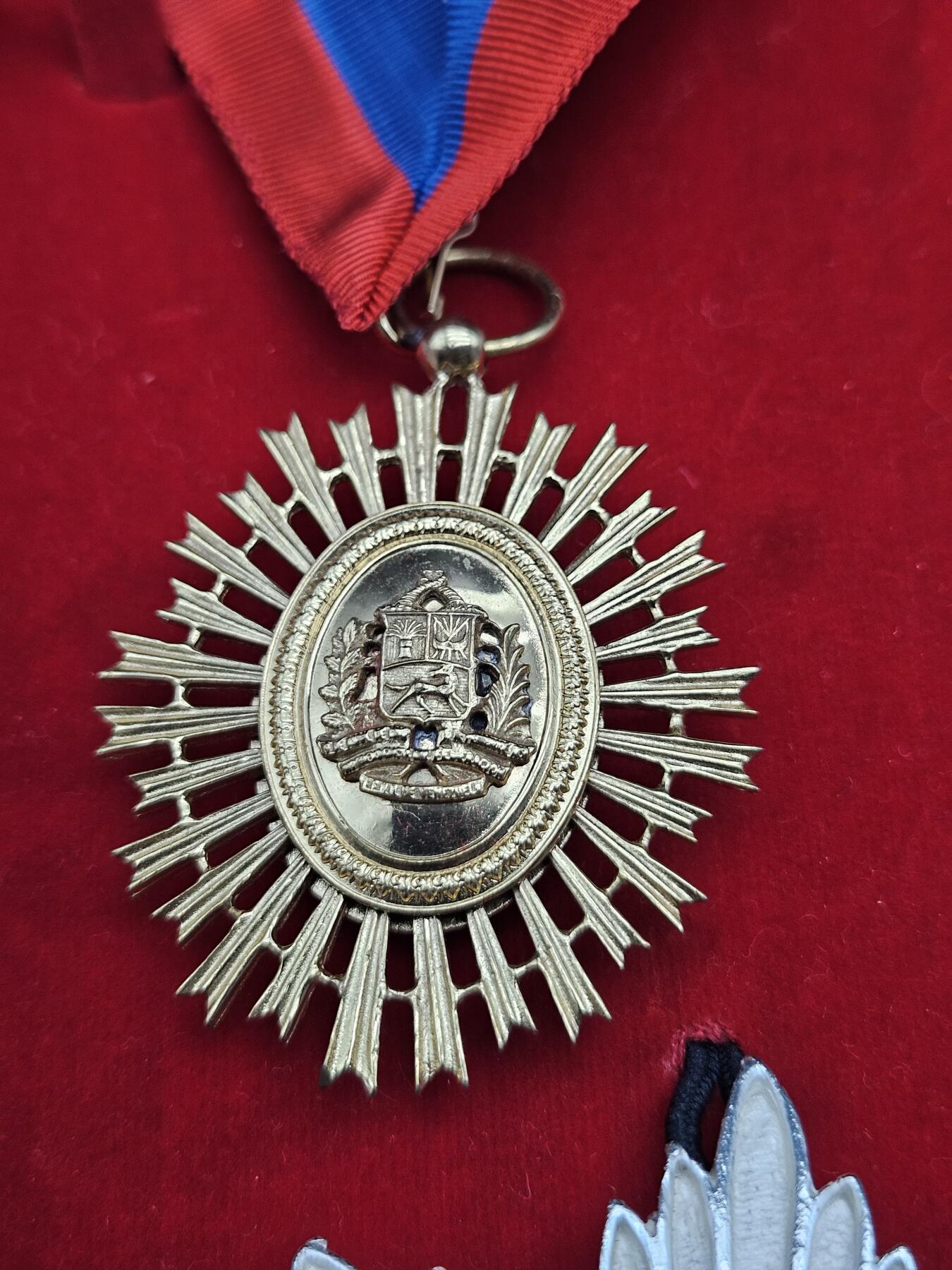 0元起拍勋章 第340期 咸鱼国勋章拍卖专场 3月22日（周日）下午6：00开始 委内瑞拉最高荣誉 解放者勋章 大军官级