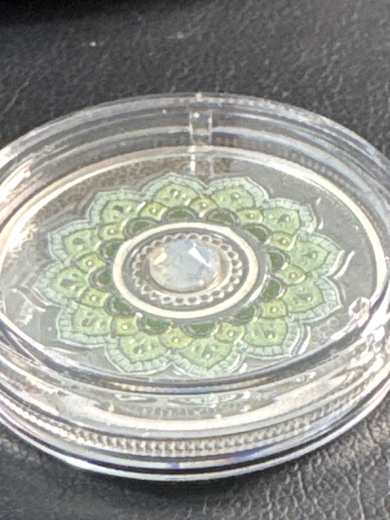 ❤️【币观天下】❤️ 第345期钱币拍卖场- 2026.3.20周五晚上6点半场 长期征集拍品  2018年加拿大5元镶水晶精制银币 生日石-十月（蛋白石） 7.96克9999银 发行量：4千 盒证全